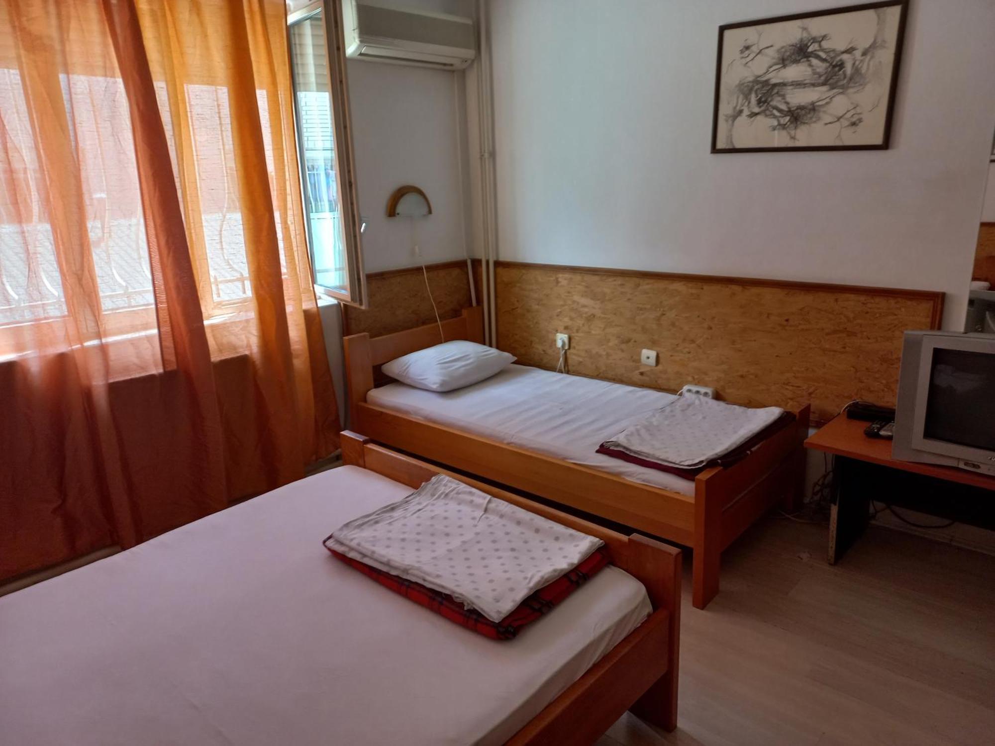 Hotel Duga Novi Sad Luaran gambar