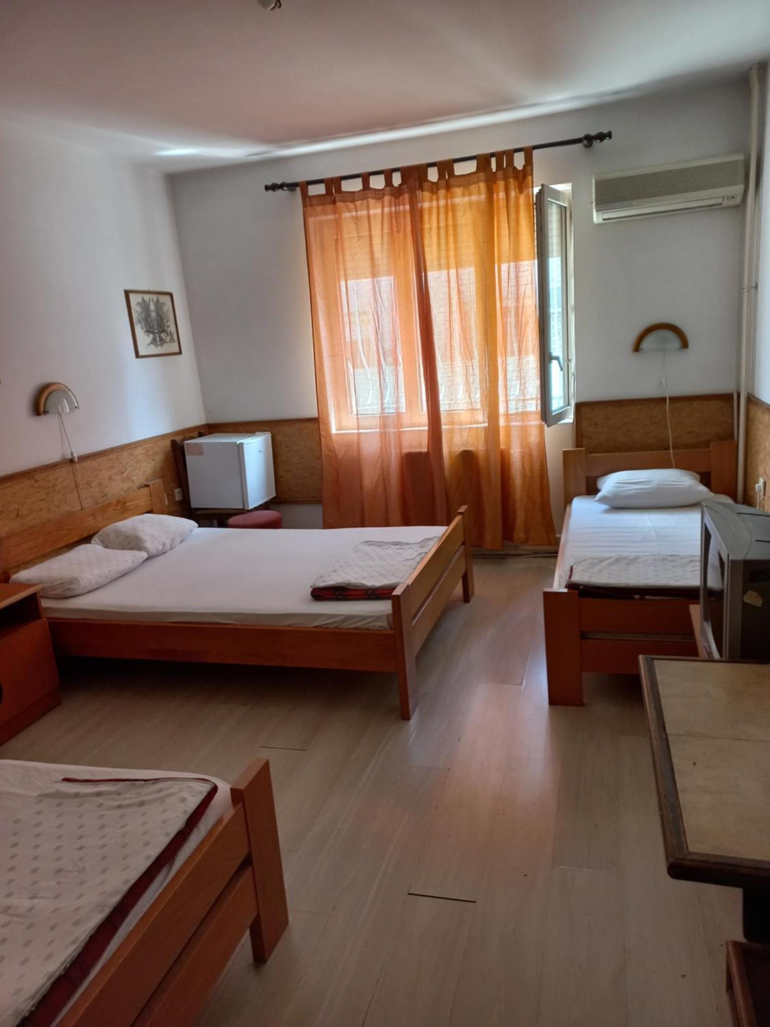 Hotel Duga Novi Sad Luaran gambar